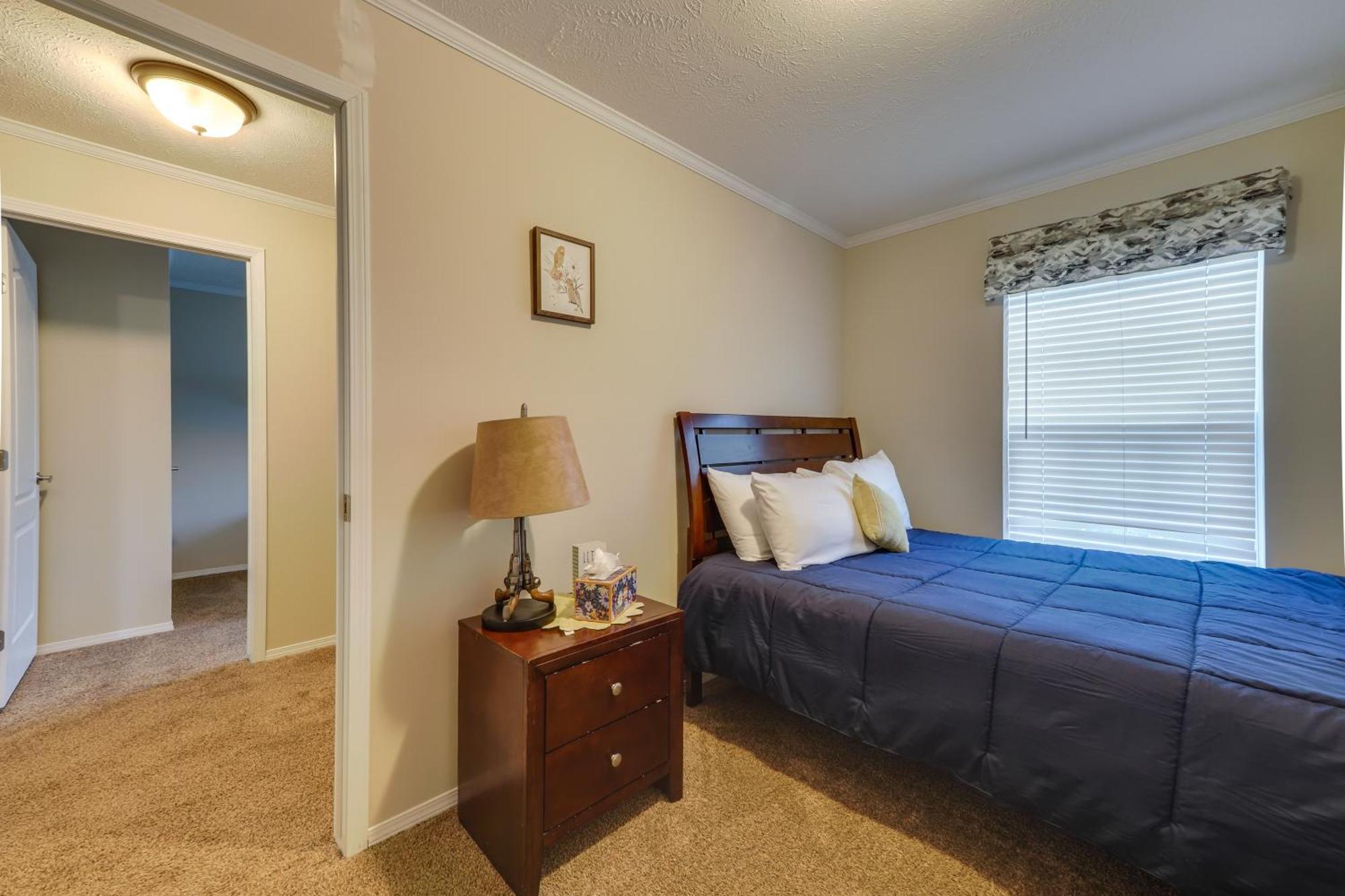 Family Home In Rapid City About 4 Mi To Torch Lake! Ngoại thất bức ảnh