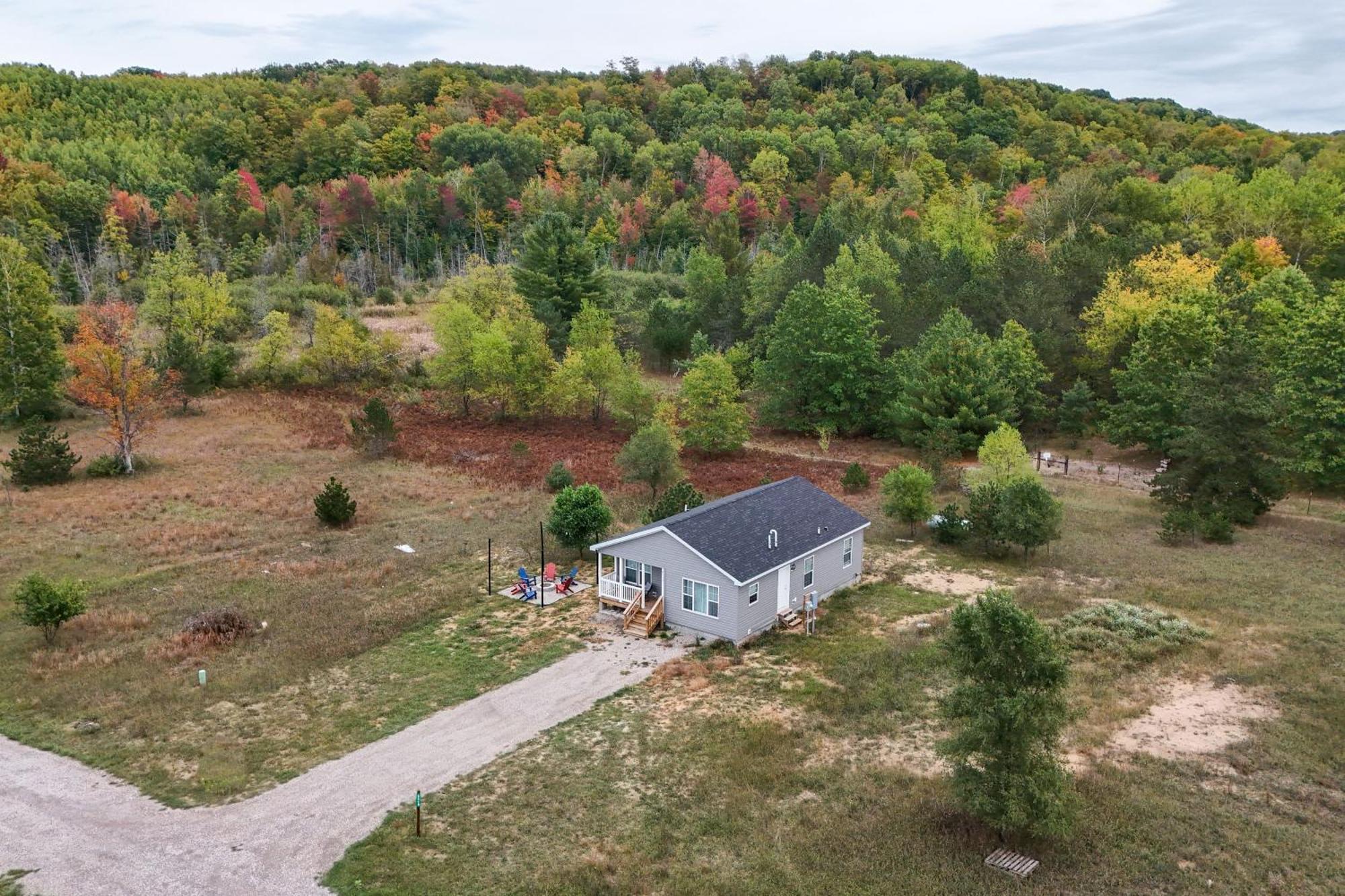 Family Home In Rapid City About 4 Mi To Torch Lake! Ngoại thất bức ảnh